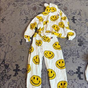 Aviator Nation Yellow Smiley Face Lounge Set